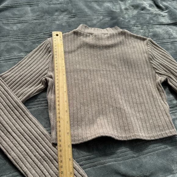 Forever 21 Ribbed Mock Neck Cropped Sweater Top Beige Women's Small - Picture 6 of 9